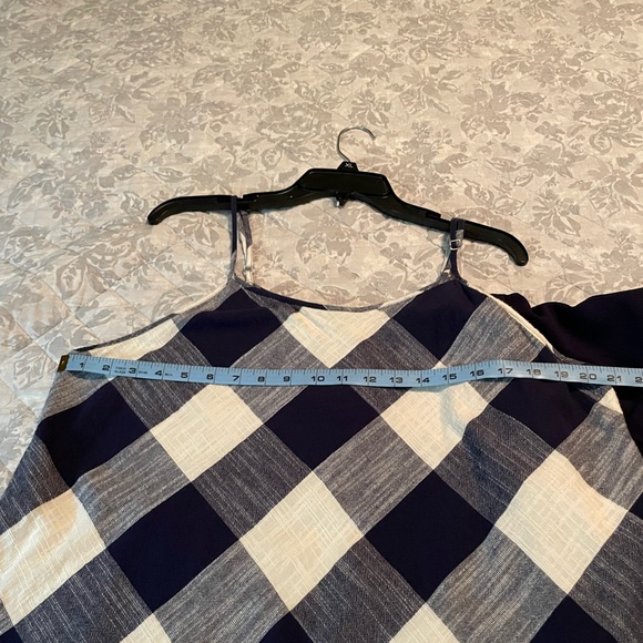 Gingham Tank 💙 - Picture 2 of 3